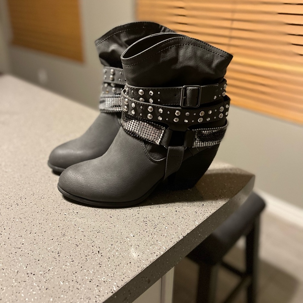 BKE booties grey size 9